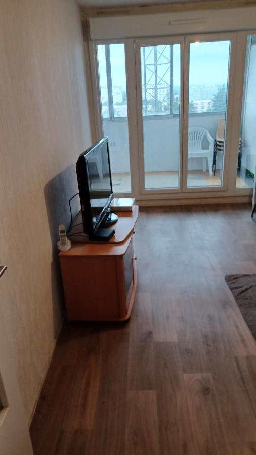 Grand Apparte Meuble A Apartment *
